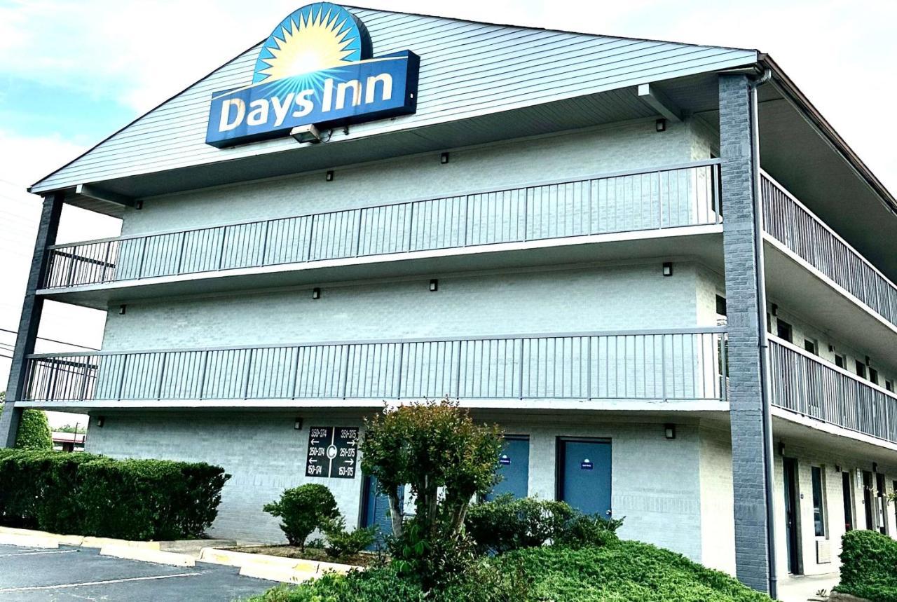 Days Inn By Wyndham Charlotte Northlake Exterior foto